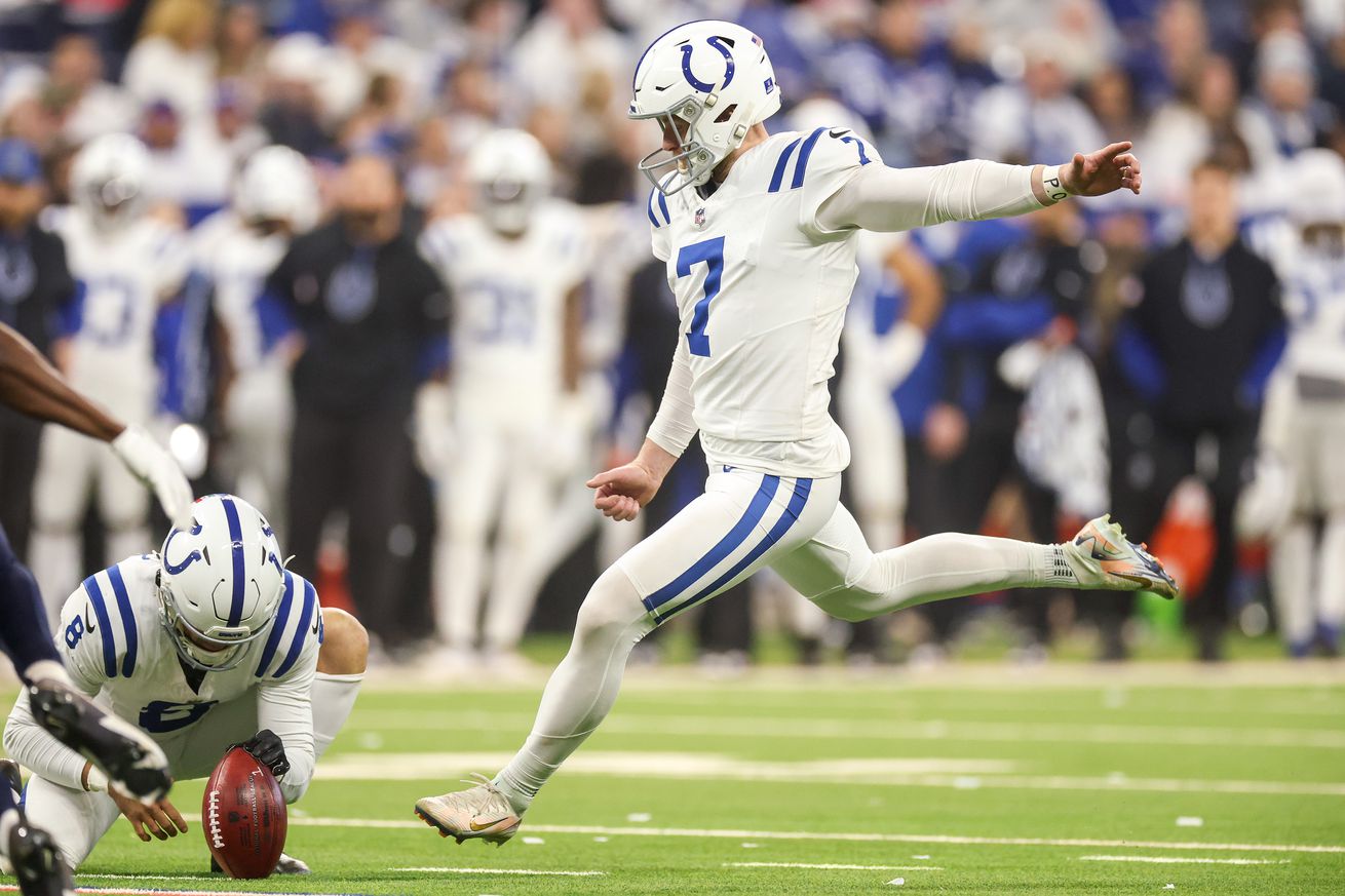 Tennessee Titans v Indianapolis Colts