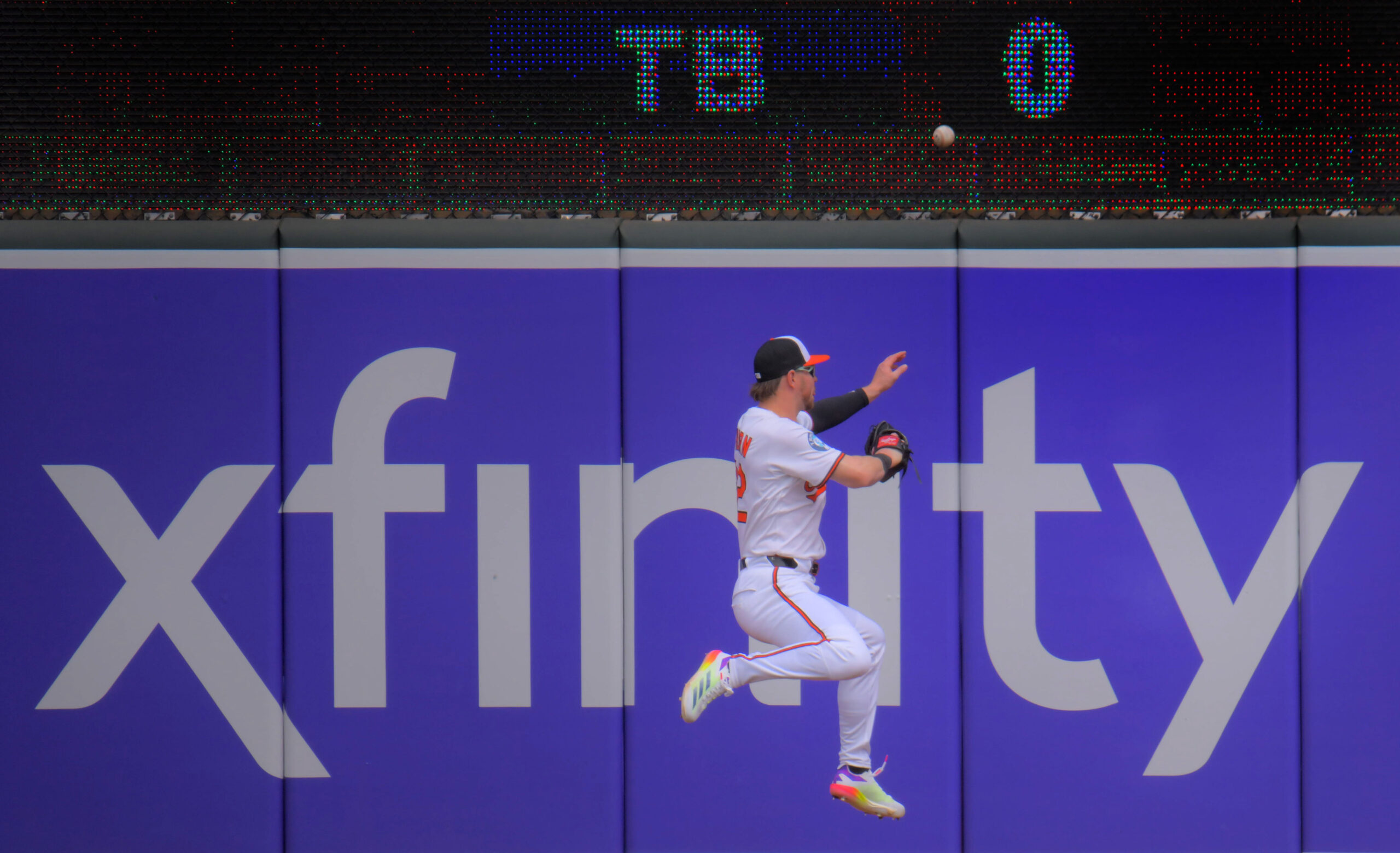 Baltimore Orioles right fielder Ryan O'Hearn leaps as a drive...