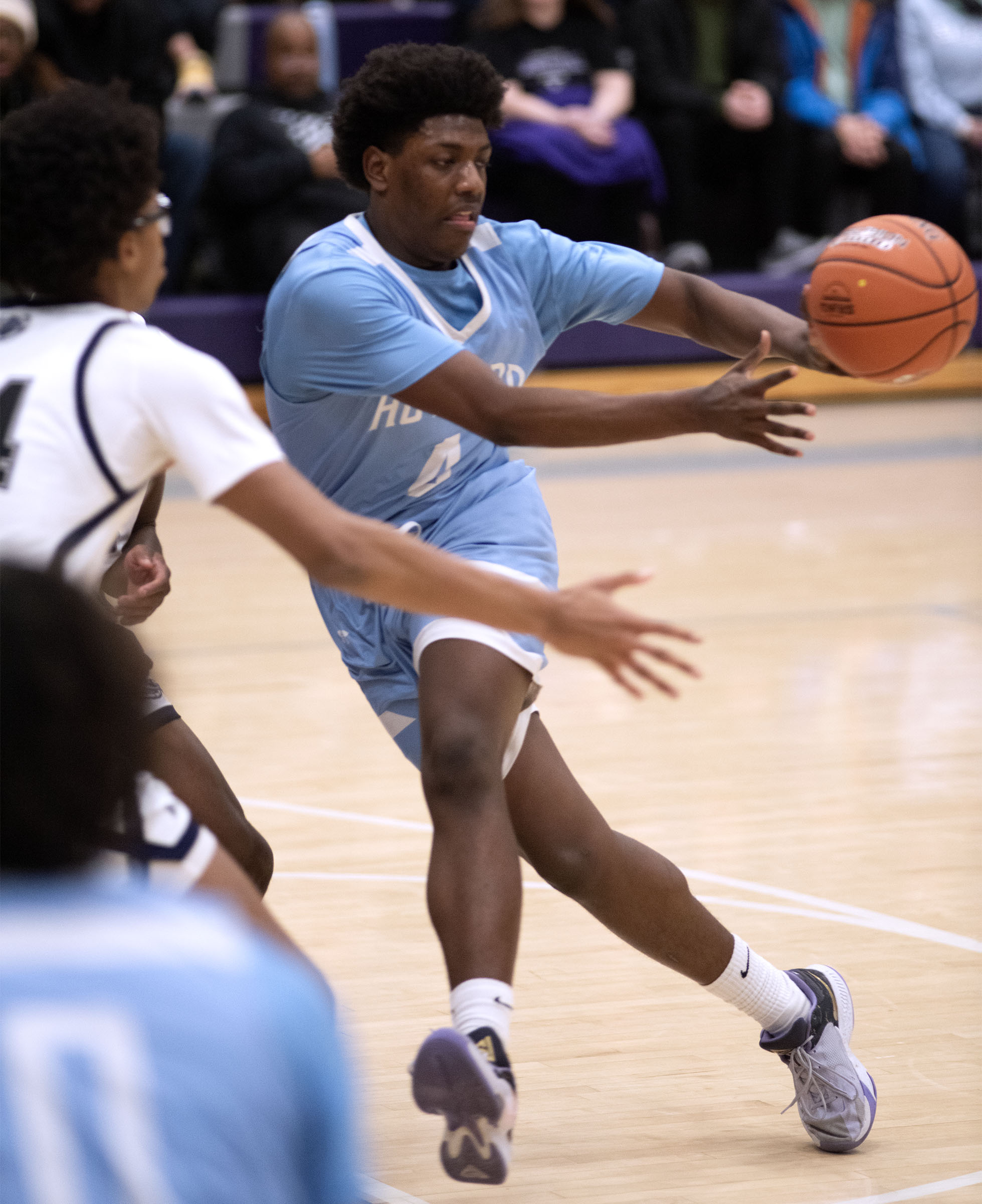 Dec. 22, 2025- Howard's Grayson Garner passes against Long Reach...